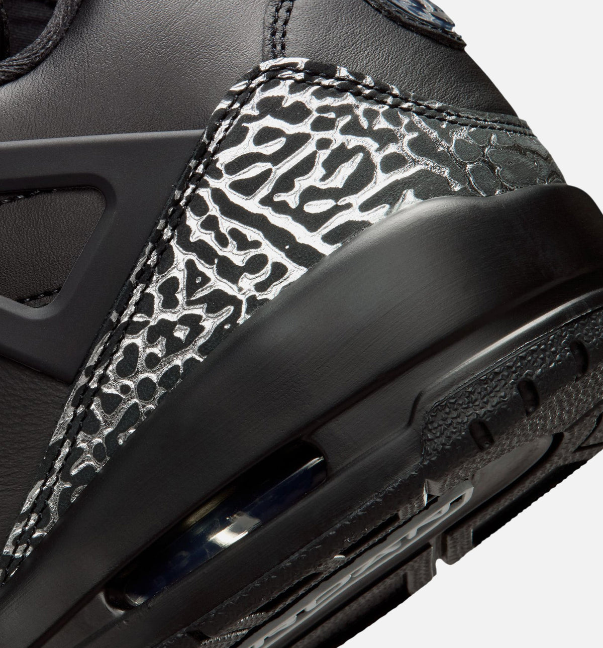 Spizike Low Men's Basketball Shoes - Black/Black/Metallic Silver